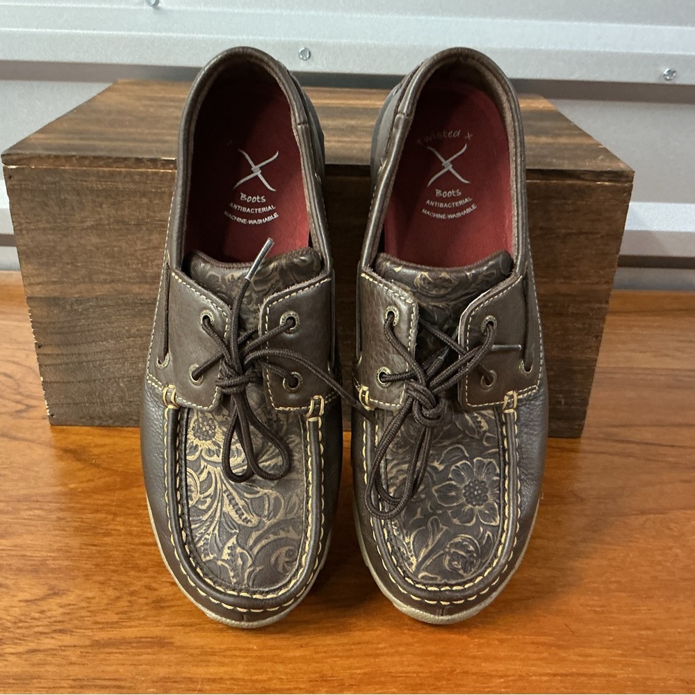 Twisted X Women Floral Embossed Brown Leather Driving Boat Shoe WDM0070 Size 9
